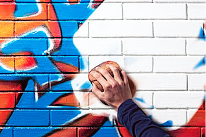 anti-graffiti-coating-stick